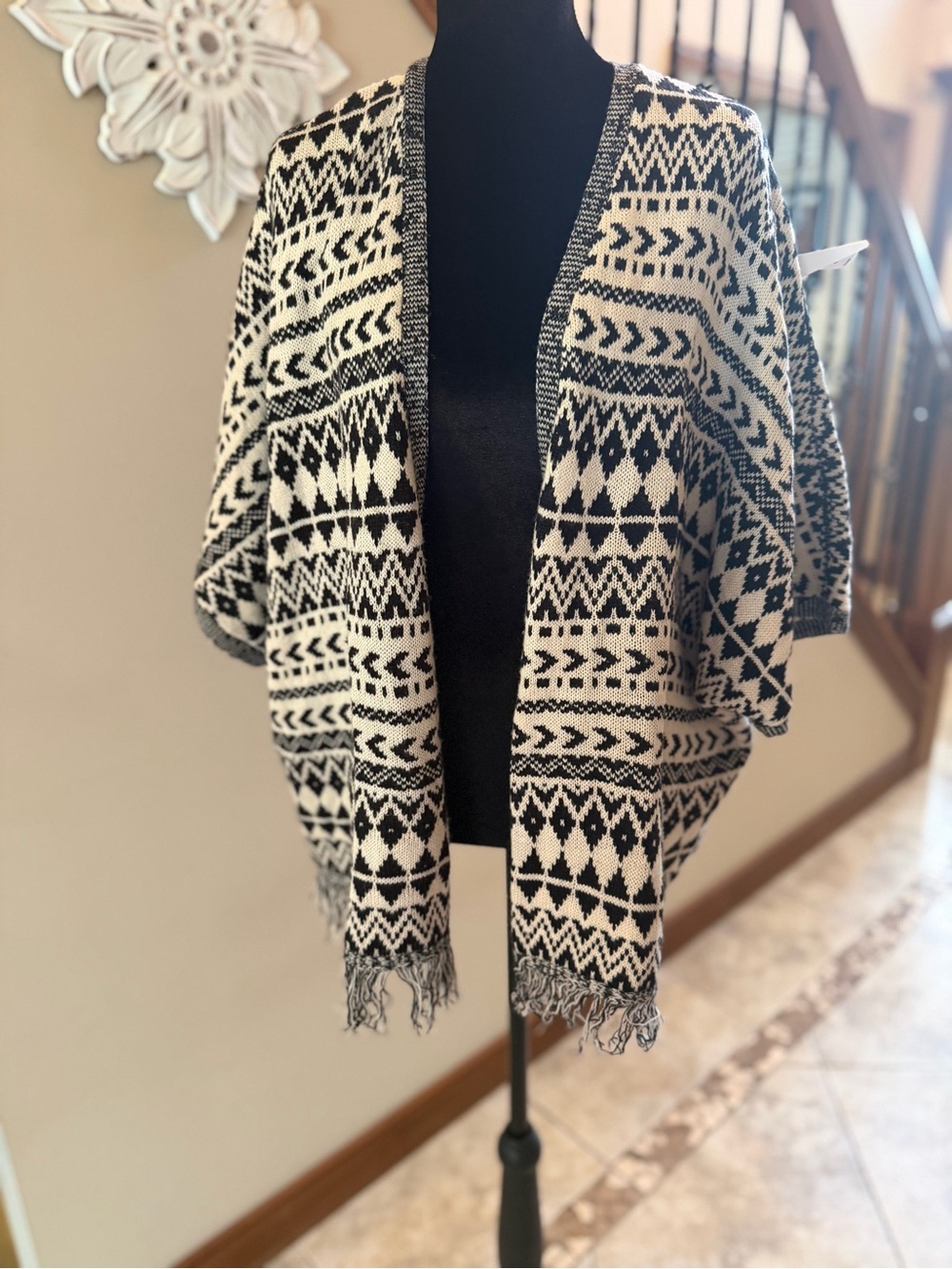 Absolutely Famous Open Front Fringe Cardigan Black Ivory Aztec Knit Size S/M